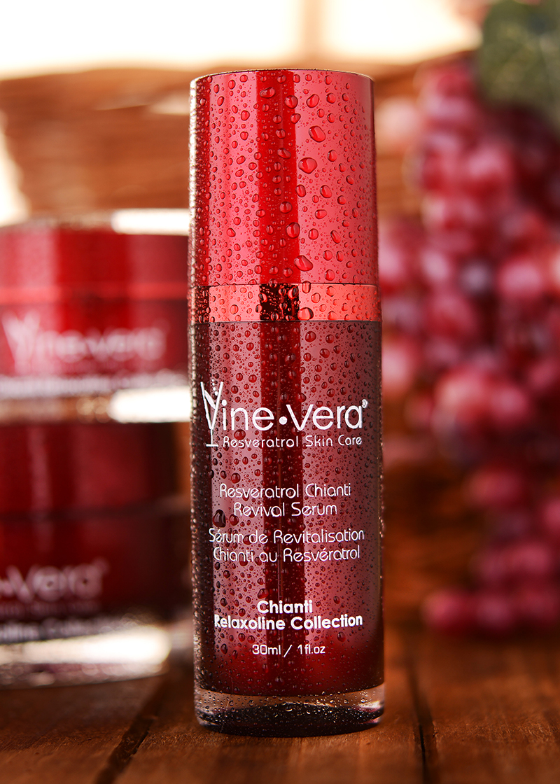 Chianti Revival Serum with background